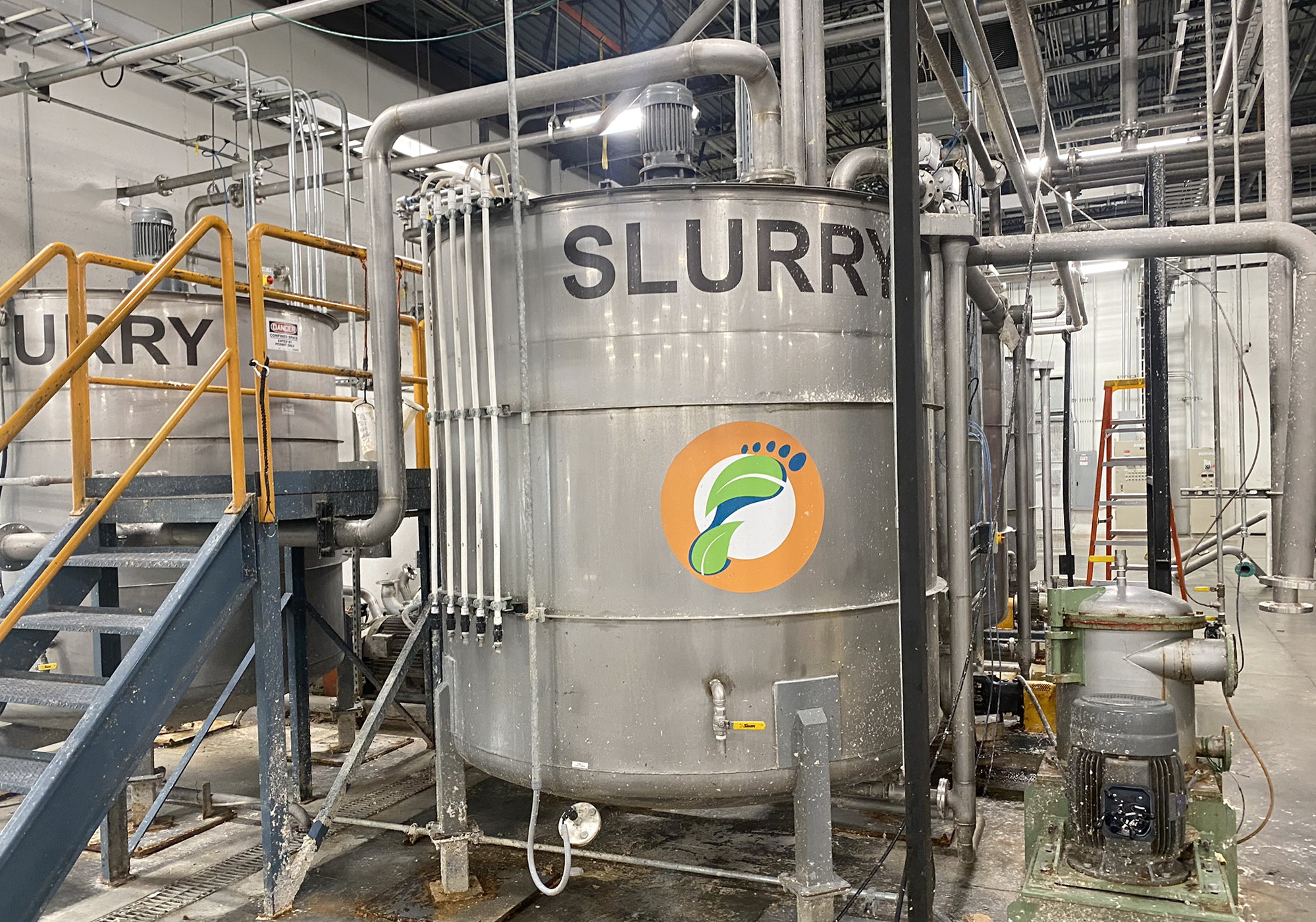 https://www.aaronequipment.com/images/AuctionImages/(Sample) Slurry Tanks2023-05-24 09-24-58.jpg
